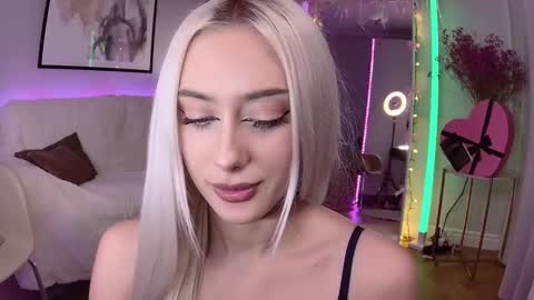 Loren Wood online show from February 12, 6:19 pm