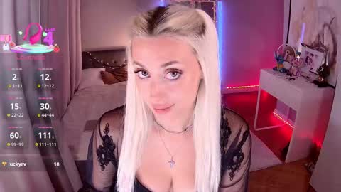 Loren Wood online show from November 16, 3:17 pm