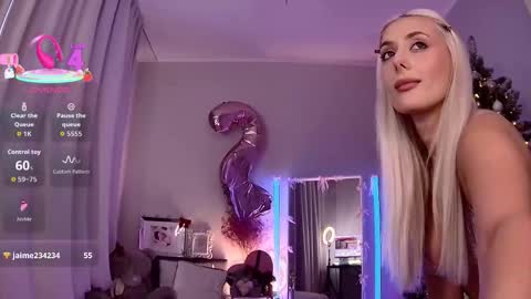 Snapshot of 7loren_wood7 chatting on February 26, 3:44 pm Loren Wood online show from February 26, 3:44 pm