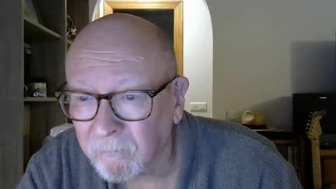  Papi  online show from December 19, 5:50 pm