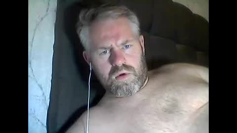 81jonnyx online show from December 19, 9:11 pm