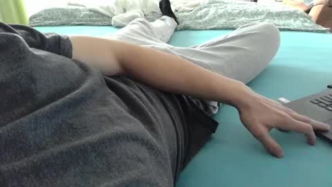 Snapshot of 87johnny chatting on January 15, 9:47 am 87johnny online show from January 15, 9:47 am