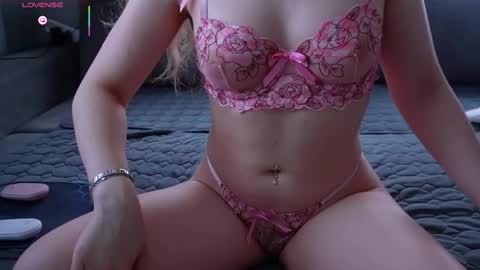 Monicano face online show from October 5, 2:10 am