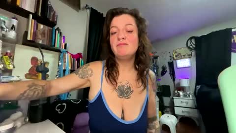 Snapshot of 88heygirlhey88 chatting on December 16, 3:39 pm That girl online show from December 16, 3:39 pm