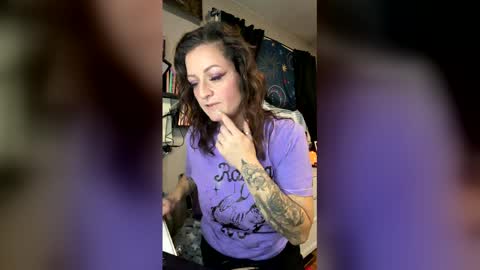 Snapshot of 88heygirlhey88 chatting on December 21, 11:12 pm That girl online show from December 21, 11:12 pm