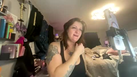 That girl online show from February 12, 9:15 am