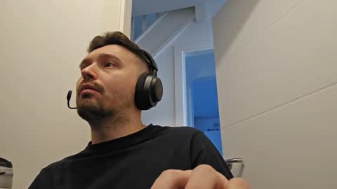 Snapshot of 8inchdude93 chatting on November 25, 12:16 pm 8inchdude93 online show from November 25, 12:16 pm