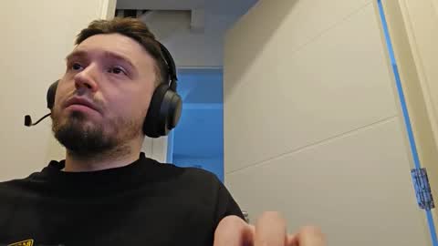 Snapshot of 8inchdude93 chatting on January 9, 10:07 am 8inchdude93 online show from January 9, 10:07 am