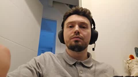 8inchdude93 online show from April 4, 3:20 pm