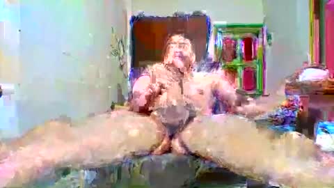 8inchesedge online show from January 11, 8:25 pm