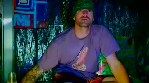 Snapshot of 8inspyder chatting on October 16, 7:31 am EvelDicknievel1 online show from October 16, 7:31 am