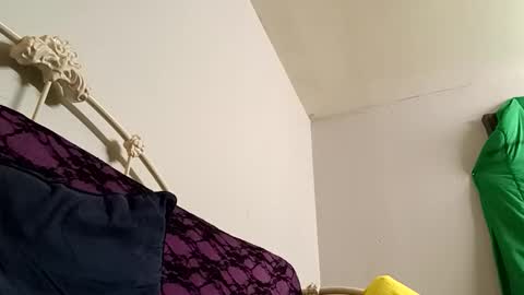 8intenn online show from February 25, 12:59 pm