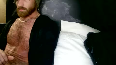 Snapshot of 90210screamer chatting on December 3, 8:27 am 90210screamer online show from December 3, 8:27 am