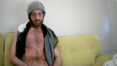 Snapshot of 90210screamer chatting on December 8, 12:30 pm 90210screamer online show from December 8, 12:30 pm