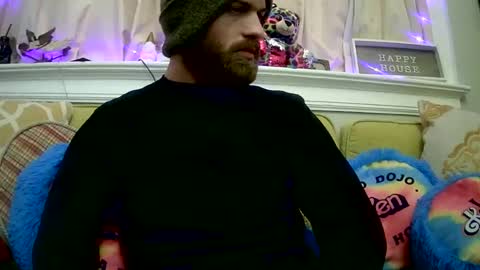 Snapshot of 90210screamer chatting on December 29, 8:22 am 90210screamer online show from December 29, 8:22 am