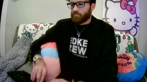 Snapshot of 90210screamer chatting on February 19, 2:12 am 90210screamer online show from February 19, 2:12 am