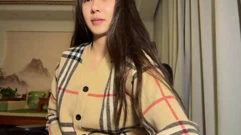 lily online show from May 4, 4:03 pm