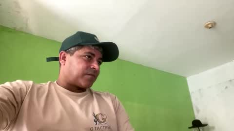 Snapshot of 9vinhocamshow chatting on March 2, 11:17 am 9vinhocamshow online show from March 2, 11:17 am