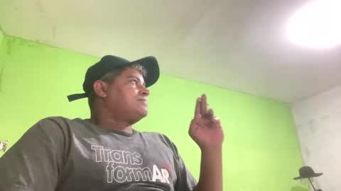 Snapshot of 9vinhocamshow chatting on March 3, 7:58 am 9vinhocamshow online show from March 3, 7:58 am