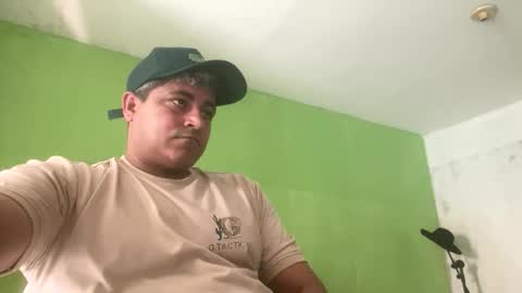 Snapshot of 9vinhocamshow chatting on March 11, 11:27 am 9vinhocamshow online show from March 11, 11:27 am