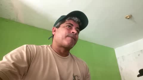 Snapshot of 9vinhocamshow chatting on March 24, 11:48 am 9vinhocamshow online show from March 24, 11:48 am