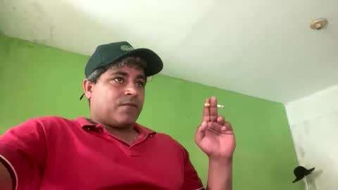 Snapshot of 9vinhocamshow chatting on April 5, 11:18 am 9vinhocamshow online show from April 5, 11:18 am