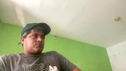 Snapshot of 9vinhocamshow chatting on April 8, 10:48 am 9vinhocamshow online show from April 8, 10:48 am