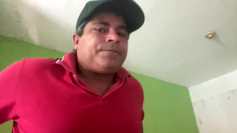 Snapshot of 9vinhocamshow chatting on April 10, 11:37 am 9vinhocamshow online show from April 10, 11:37 am