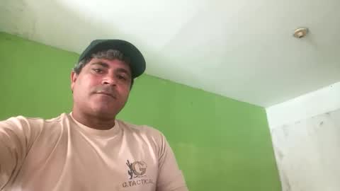 Snapshot of 9vinhocamshow chatting on April 11, 11:36 am 9vinhocamshow online show from April 11, 11:36 am