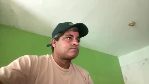 Snapshot of 9vinhocamshow chatting on April 14, 11:16 am 9vinhocamshow online show from April 14, 11:16 am