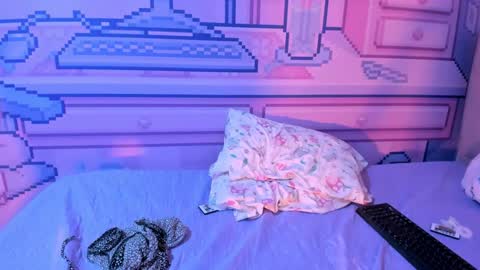 Alice  online show from December 4, 10:24 am