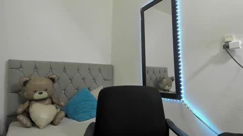 DERECK online show from February 18, 12:23 pm