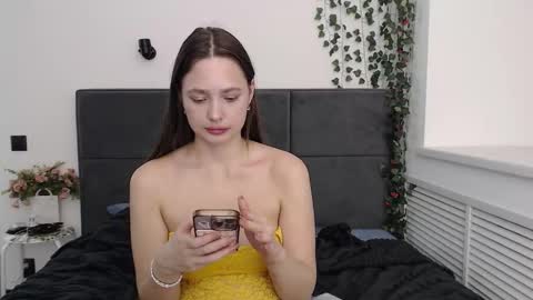 EMILY AND  MARCUS online show from September 11, 6:19 pm