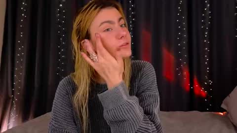 Willow online show from April 12, 9:42 pm