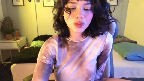 abigaill online show from December 13, 6:00 am