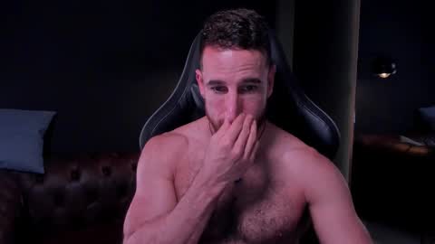 _adamcoper_ online show from November 18, 3:16 pm