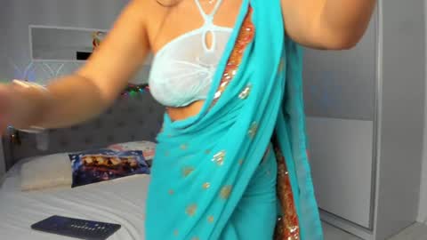 Adelle online show from December 14, 3:58 pm