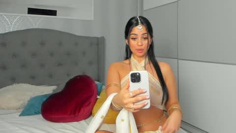 Adelle online show from January 18, 5:37 pm