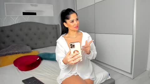 Adelle online show from February 16, 9:27 am