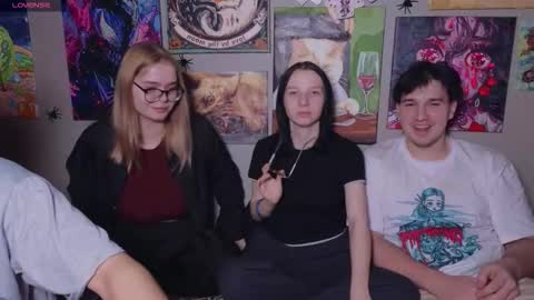 KENDALL  NATHANRYAN  LUCY online show from November 22, 4:39 pm