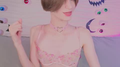 adrian online show from October 31, 5:19 am