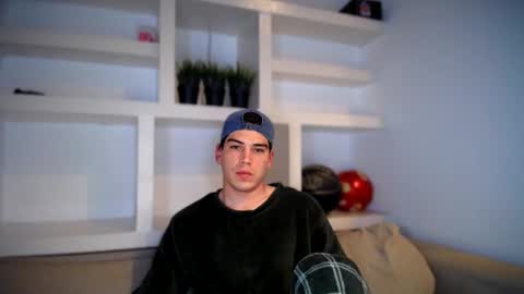 _aesthetic online show from November 18, 7:18 pm