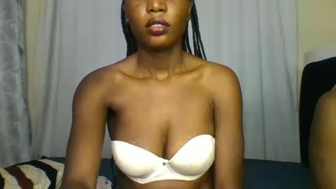 Snapshot of _africana4 chatting on April 18, 12:25 am africana4 online show from April 18, 12:25 am