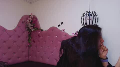 Snapshot of _alaia_collway_ chatting on January 16, 12:09 pm Alaia online show from January 16, 12:09 pm