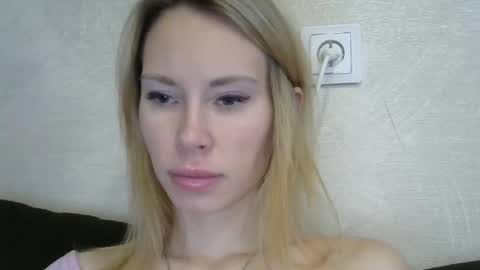 Snapshot of _alex1819 chatting on February 2, 7:18 am _alex1819 online show from February 2, 7:18 am