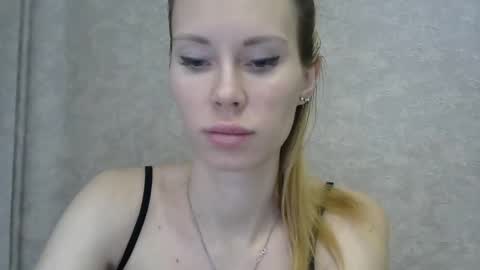 Snapshot of _alex1819 chatting on February 5, 8:30 am _alex1819 online show from February 5, 8:30 am