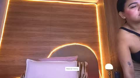 Snapshot of _alexaa_20 chatting on February 6, 11:46 am Alexa online show from February 6, 11:46 am