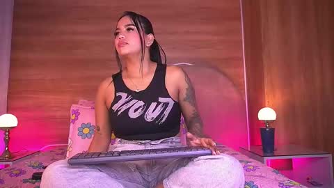 Snapshot of _alexaa_20 chatting on February 19, 12:01 pm Alexa online show from February 19, 12:01 pm