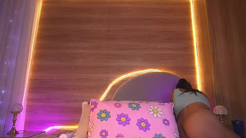 Snapshot of _alexaa_20 chatting on February 22, 11:42 am Alexa online show from February 22, 11:42 am