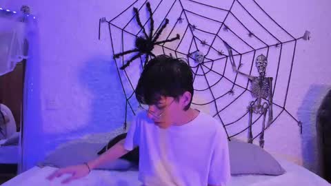 Snapshot of _alexandersawyer_ chatting on October 8, 4:32 am Alexander online show from October 8, 4:32 am